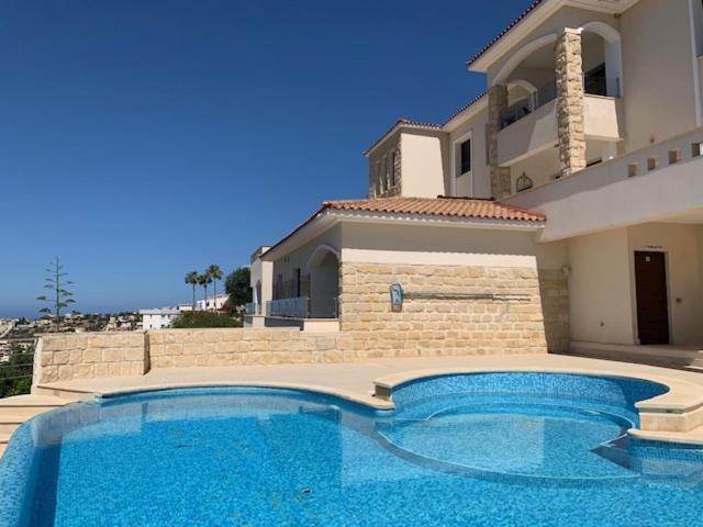 Beau Views Seven Apartment Peyia Exterior photo