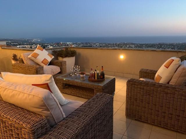 Beau Views Seven Apartment Peyia Exterior photo